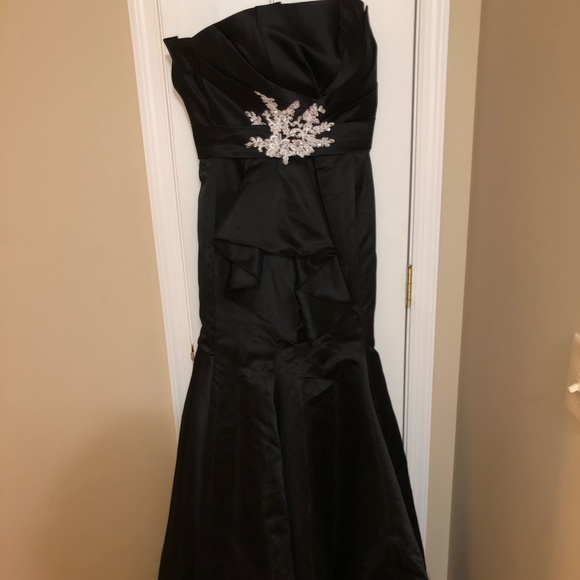 Black formal/prom dress - Picture 1 of 6